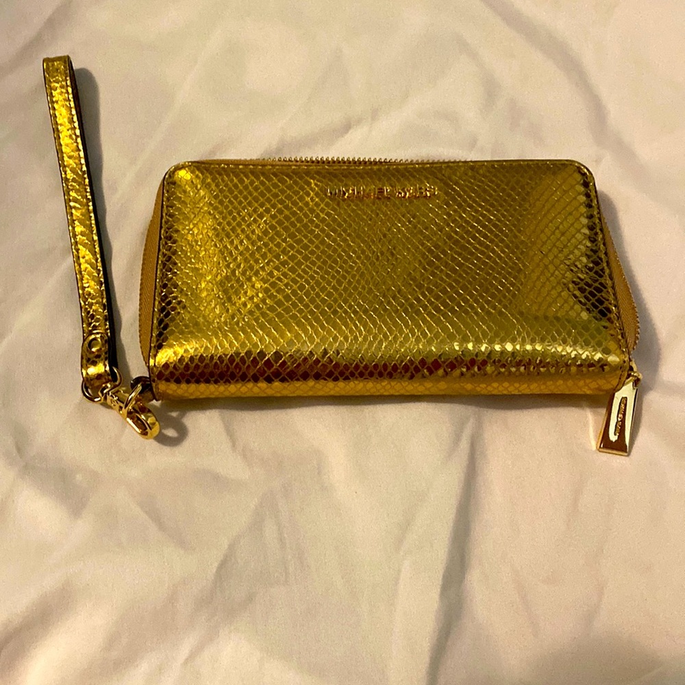 Michael Kors Wristlet Wallet